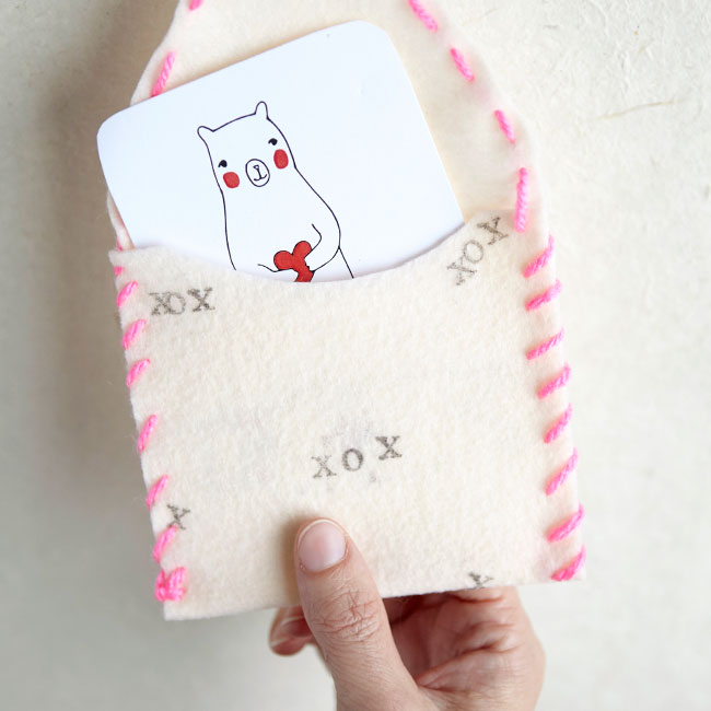 Valentine pouches with Creativebug