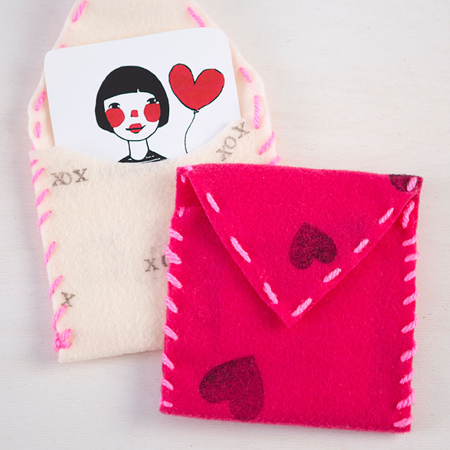 DIY Valentine pouches with Creativebug